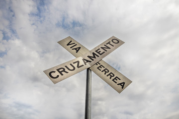 crossing iron plate in the city of Itarirapina São Paulo