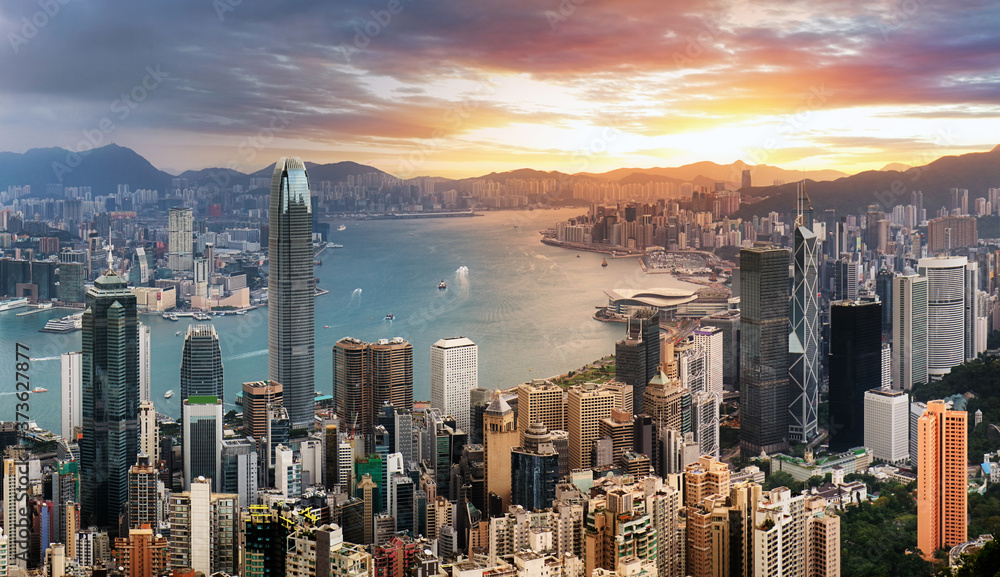 Hong Kong panorama - dramatic sunrise from Victoria peak - obrazy, fototapety, plakaty 