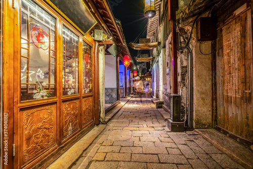 Dekoracja na wymiar  noca-ulice-starozytnego-miasta-zhouzhuang-suzhou-chiny