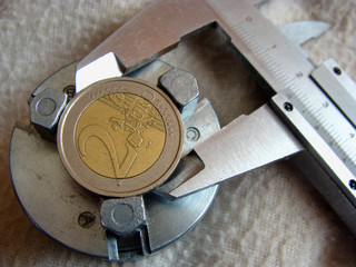 Two euro measuring