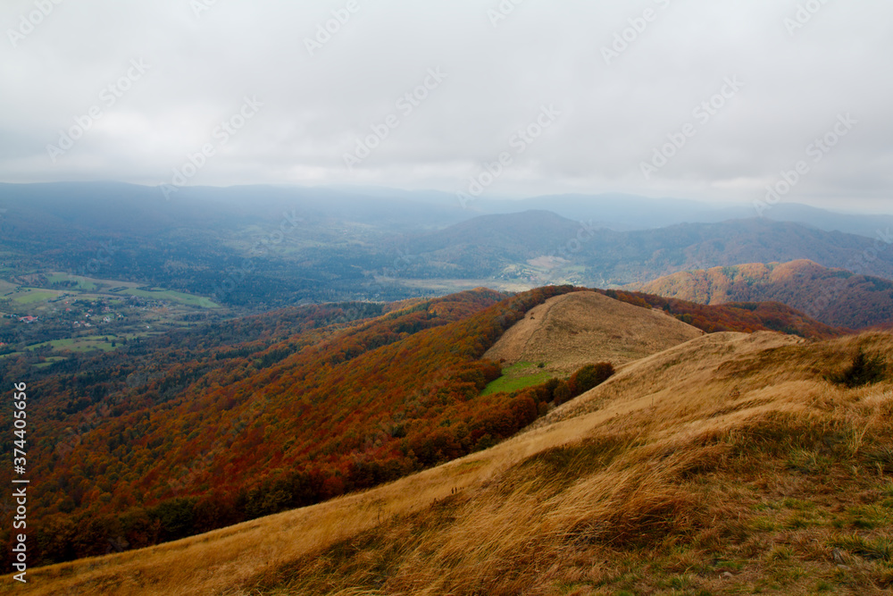 Jesienny krajobraz górski - obrazy, fototapety, plakaty 