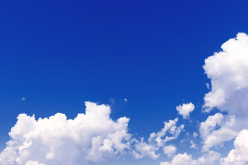 clouds in the blue sky