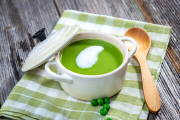 Poster - Creamy pea soup
