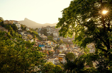 Fototapete - Colorful favela in Rio de Janeiro city, Brazil