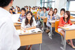 © Paylessimages - 講義を聞く大学生
