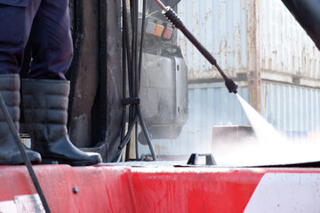 Machine wash With high water pressure