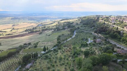 Canvas Print - Pienza, Tuscany. Aerial view at sunset of famous medieval town