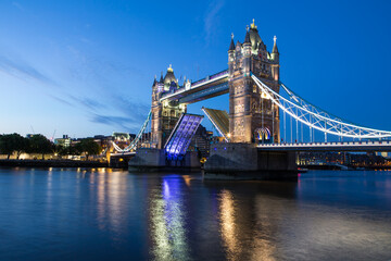 Poster - tower bridge at night london uk europe