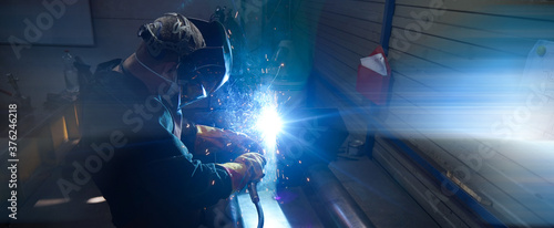 Fotografía Modern automated factory for the manufacture, processing and milling of metal pa