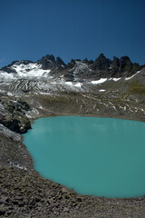 Wall Mural - Wunderschöner Bergsee auf dem Pizol in der Schweiz 7.8.2020