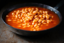 Rustic English Baked Beans In Tomato