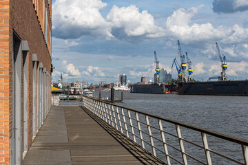 Poster - Stunning view of the harbor of Hamburg along a walk way, Germany