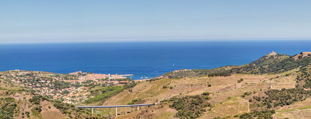 Wall Mural - Vue panoramique sur Collioure et le fort Saint-Elme - Pyrénées Orientales