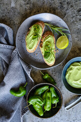 Canvas Print - Creamy spinach spread with tofu and green pepper