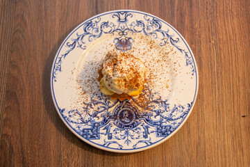 Wall Mural - Banoffee Pie. Traditional English dessert prepared with banana and dulce de leche or caramel