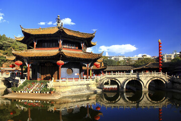 Wall Mural - Yunnan Kunming Yuantong Temple Waterside Temple