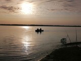 Fototapeta Łazienka - fishing at sunset