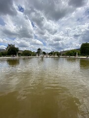 Canvas Print - Bassin du jardin des Tuileries à Paris