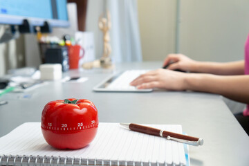 Canvas Print - Closeup shot of a Pomodoro technique