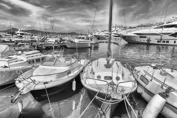 Wall Mural - View of the old harbor of Saint-Tropez, Cote d'Azur, France