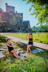 Wall Mural - Femmes devant Le Château de Commarque