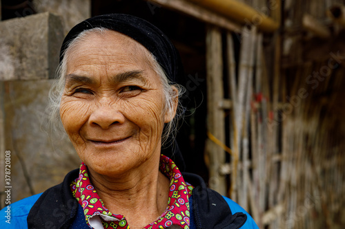 Plakat Old and friendly Woman from Vietnam