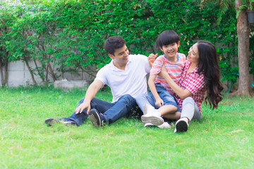 Poster - Happy lovely beautiful Asian family