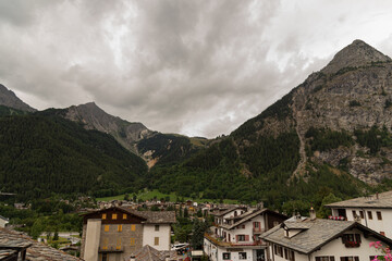 Courmayeur. Is an Italian town of 2 727 inhabitants in the upper Valdigne, in the Aosta Valley: a renowned winter and summer tourist resort in the Alps.The lake of Annecy. France. 