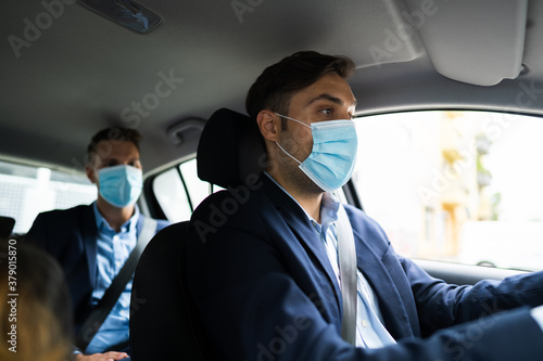 Cuadros en Lienzo People Carpooling And Car Sharing