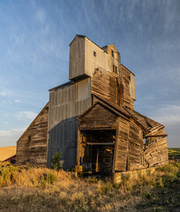 Wall Mural - ABANDONED BROKEN DOWN GRAINERY BUILDING OUTSIDE PULLMAN WASHINGTON