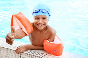 Poster - Cute African-American boy in swimming pool