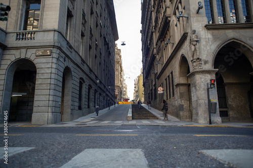 Fotomural Leandro Alem Avenue in the city of Buenos Aires, perspective from below a steep