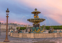 Fountain In The Square De La Concorde In Paris