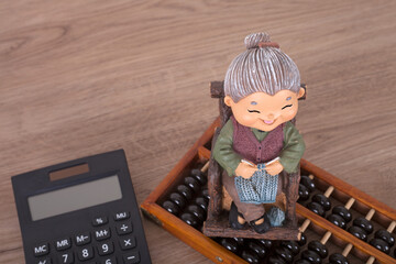 Two calculation tools and kind old lady model