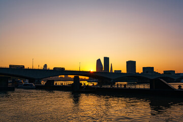 Wall Mural - Sunrise view of the river Thames in London city 