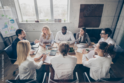 Fotografía Top above high angle view photo group business sharks man woman sit desk table h