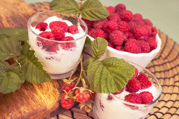 Wall Mural - Fresh raspberry in a white plate