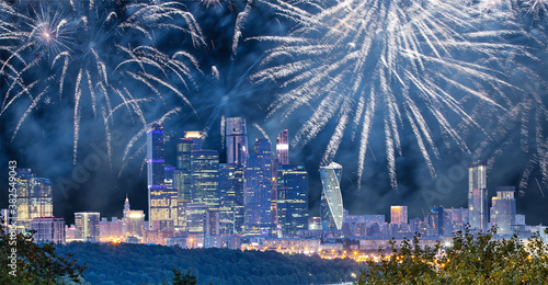 Fotomural Fireworks over the Moscow city from Sparrow Hills or Vorobyovy Gory observation platform-- is on a steep bank 85 m above the Moskva river, or 200 m above sea level