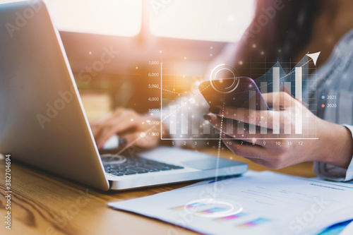 Fotografía Close up businesswoman collecting data information converting into statistics, p