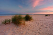 Piękny wschód słońca na wybrzeżu Morza Bałtyckiego, plaża zachodnia,Kołobrzeg,Polska.