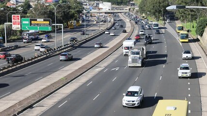 Poster - Close to driving cards on motorway in North Sydney at rush hour as 4k.
