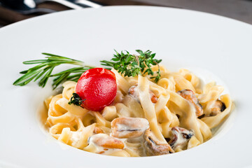 Sticker - tagliatelle with seafood