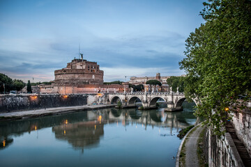 Wall Mural - Castel Sant'angelo and the bridge of Sant'angelo across the Tiber in Rome on a may evening. Rome, Lazio, Italy