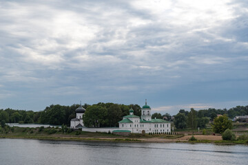 Wall Mural - The Mirozhsky monastery. Spaso-Preobrazhensky Cathedral (12th century) and Stefanovskaya Church (17th century), Pskov, Russia