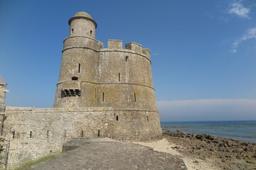 Wall Mural - Vauban Turm auf der Insel Tatihou, Cotentin Normandie