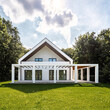 © Dariusz Jarzabek - Modern house with new veranda