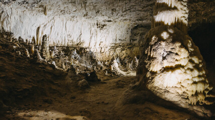  intérieur d'une grotte
