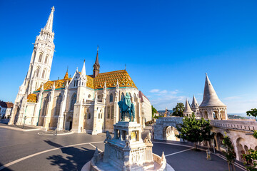 Wall Mural - Matthias Church and Fishermen's Bastion in Budapest, Hungary