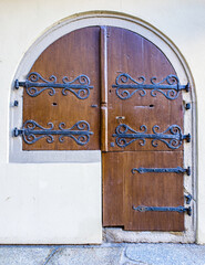 Canvas Print - old wooden door