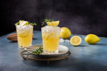 Sticker - Cocktail with lemon, timo and crushed ice